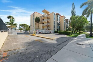 200 172nd St in Sunny Isles Beach, FL - Building Photo