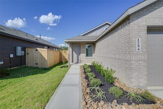 1754 W Stroker Rd in Crosby, TX - Building Photo - Building Photo