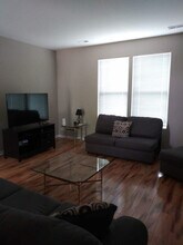 481 Metropolitan St in Aurora, IL - Building Photo - Building Photo