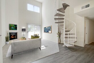 5760 Laurel Canyon Apartments in Valley Village, CA - Building Photo - Building Photo