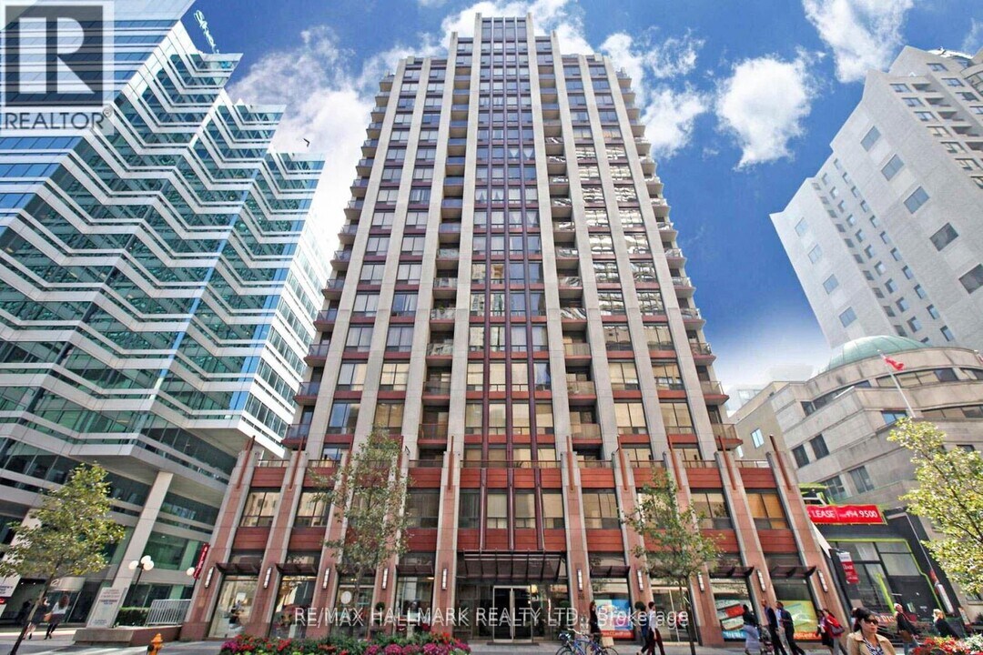 85-485 Bloor St E in Toronto, ON - Building Photo