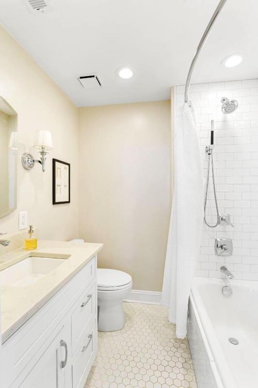 214 Calhoun St in Charleston, SC - Building Photo - Building Photo