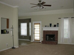 1822 S Broadway St in La Porte, TX - Building Photo - Building Photo