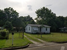 3758 Alta Vista Dr E in Mobile, AL - Building Photo