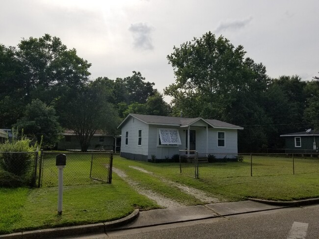 property at 3758 Alta Vista Dr E