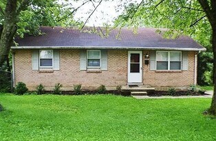 1351 Stephen Foster Dr in Lexington, KY - Building Photo