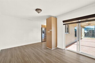 9650 NW 24th St in Sunrise, FL - Building Photo - Building Photo