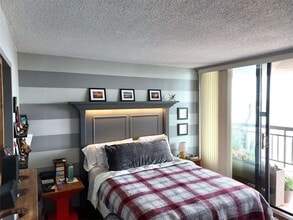 1240 Harmon Cove Tower in Secaucus, NJ - Building Photo - Building Photo