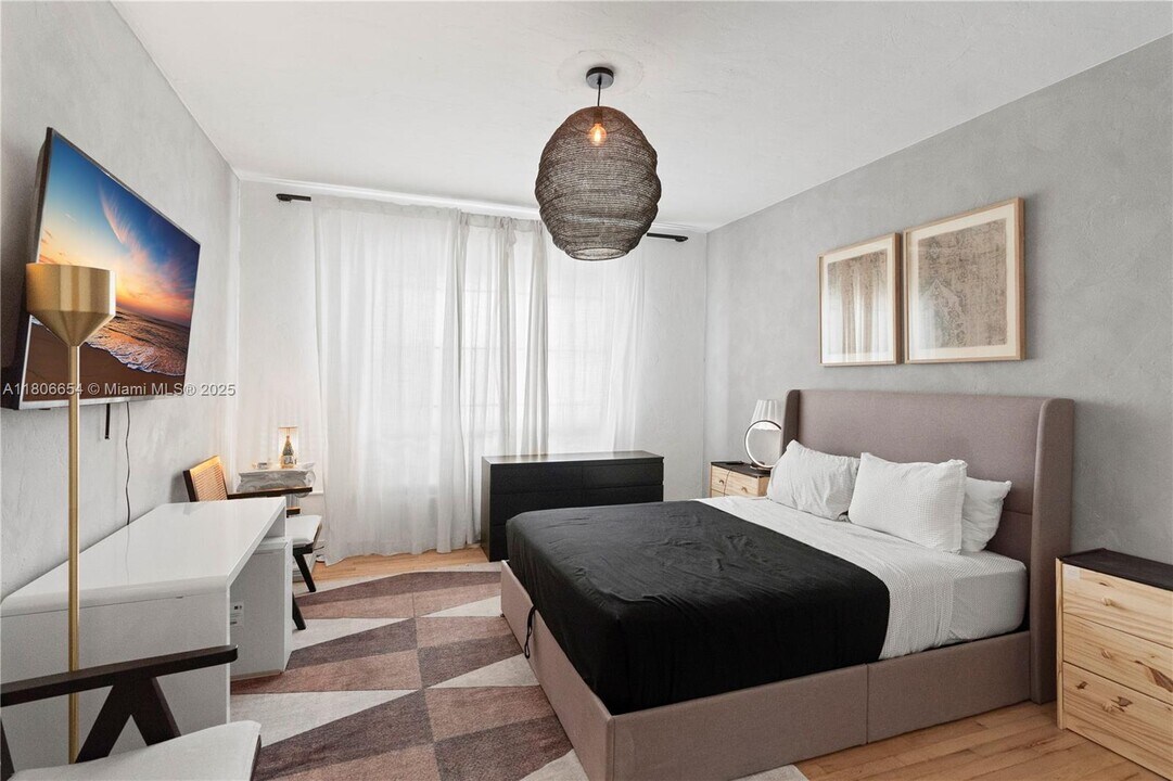 1553 Meridian Ave in Miami Beach, FL - Building Photo