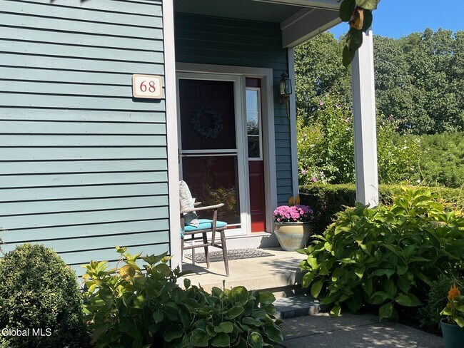 68 Vista Dr in Saratoga Springs, NY - Building Photo - Building Photo
