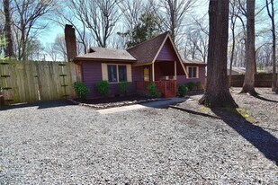 237 Moorefield Dr in Matthews, NC - Building Photo