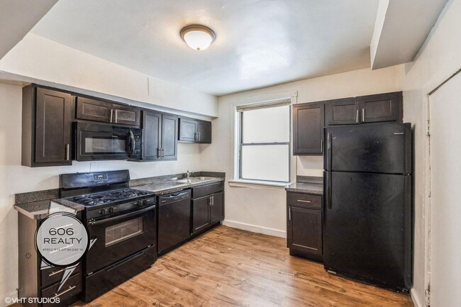 1020 E Hyde Park Blvd in Chicago, IL - Building Photo - Building Photo