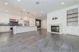 91 Rockinghorse in Irvine, CA - Foto de edificio - Building Photo