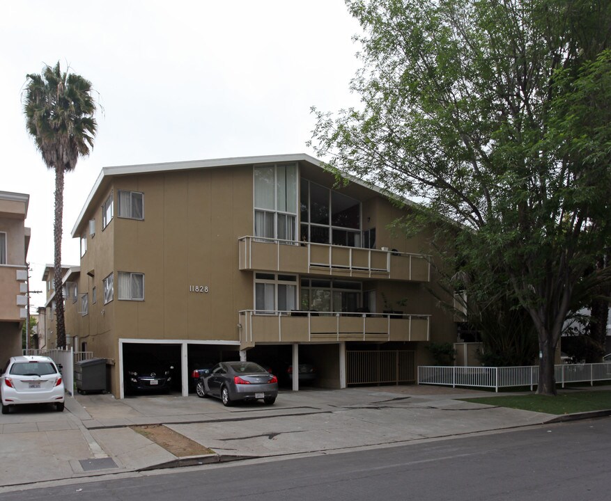 11828 Gorham Ave in Los Angeles, CA - Foto de edificio