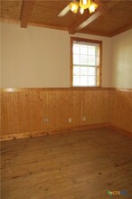 202 S Mesquite St in Luling, TX - Building Photo - Building Photo