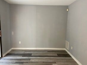 87 Deptford Ct in Matawan, NJ - Building Photo - Building Photo