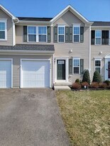 4275 Arthur Ct in Hamburg, NY - Building Photo