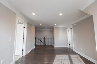 1033 S Westyn Loop in Forest, VA - Foto de edificio - Building Photo