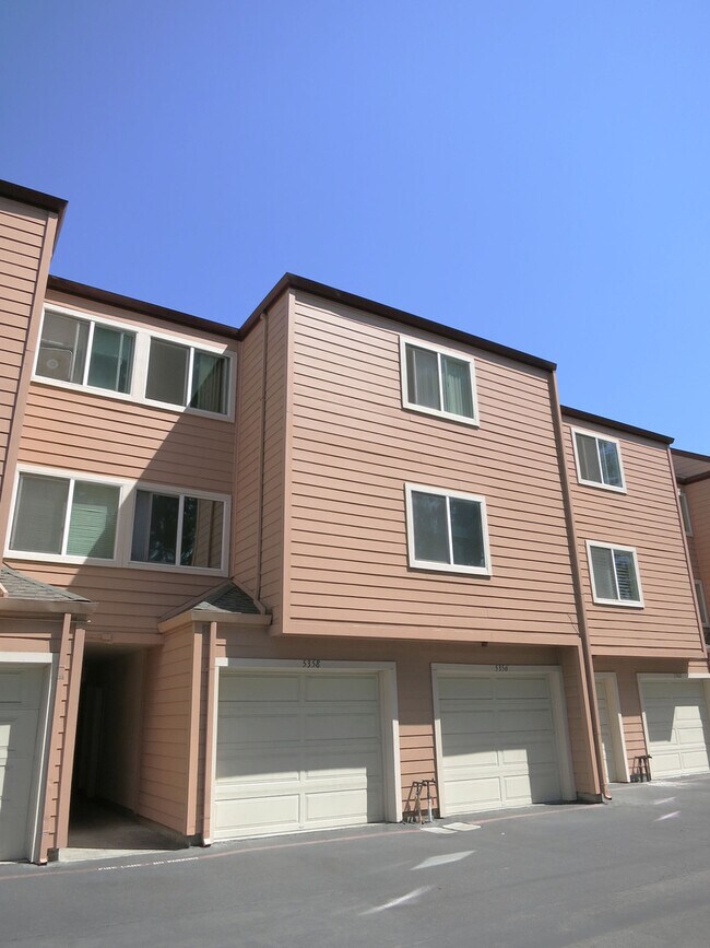 5358 Borneo Cir in San Jose, CA - Building Photo - Building Photo