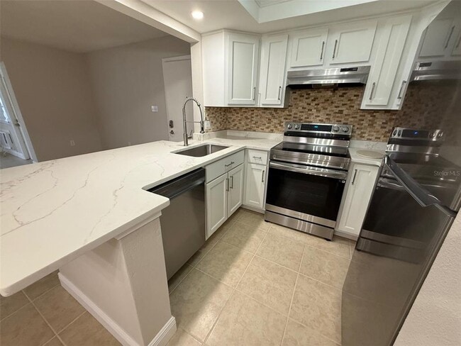 4754 Marine Pkwy in New Port Richey, FL - Building Photo - Building Photo