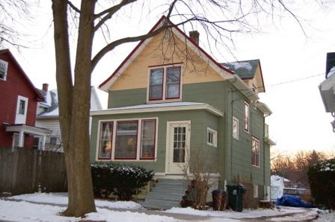 418 S Orchard St in Madison, WI - Building Photo