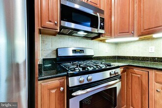 400 Cameron Station Blvd-Unit -311 in Alexandria, VA - Building Photo - Building Photo