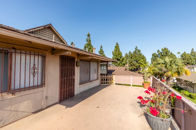 Jetty Apartments in Anaheim, CA - Building Photo - Primary Photo