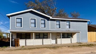 1207 Donley St in Big Spring, TX - Building Photo