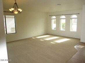 694 E Saddle Way in San Tan Valley, AZ - Building Photo - Building Photo