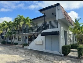 9751 Wayne Ave, Unit 6 in Palmetto Bay, FL - Building Photo