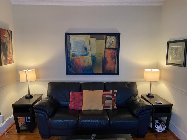 715 Pine St, Unit 4 in Philadelphia, PA - Building Photo - Building Photo