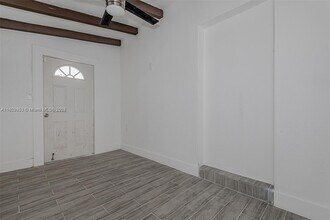 2425 SW 26th Terrace in Miami, FL - Building Photo - Building Photo