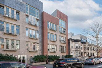 136 Clifton Pl in Brooklyn, NY - Building Photo - Building Photo