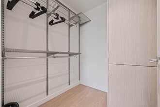 5851 W 88th St in Los Angeles, CA - Building Photo - Building Photo