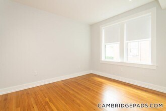 17 Forest St, Unit 03 in Cambridge, MA - Building Photo - Building Photo