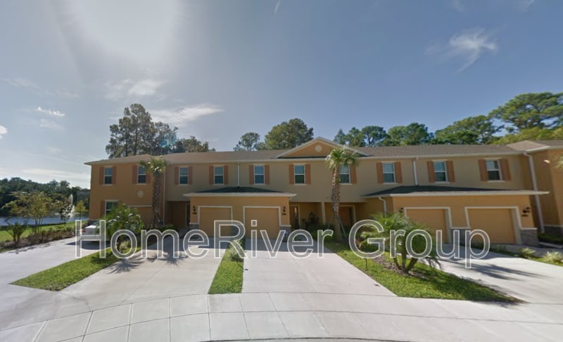 8333 Pine River Rd in Tampa, FL - Building Photo