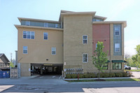 Foundation | The Gates in East Lansing, MI - Foto de edificio - Building Photo