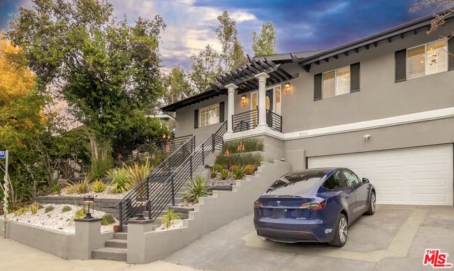 property at 5082 Don Pio Dr