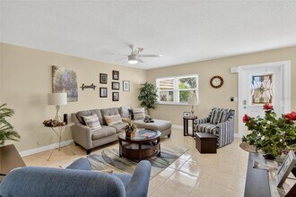 202 Bedford St in Sun City Center, FL - Building Photo - Building Photo