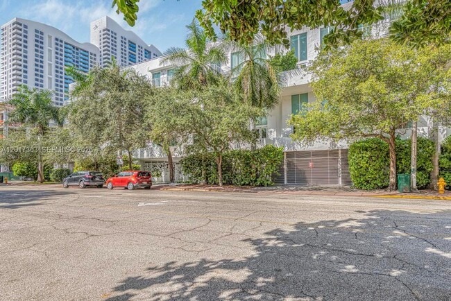 property at 1428 West Ave