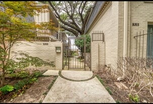 5303 Fleetwood Oaks Ave, Unit #278 in Dallas, TX - Building Photo