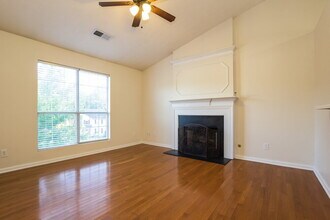 3714 Crescent Hill Ln in Acworth, GA - Foto de edificio - Building Photo