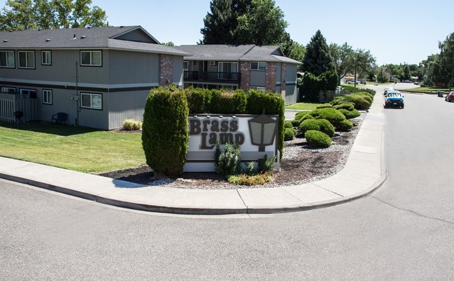 Brass Lamp Apartments in Richland, WA - Foto de edificio - Building Photo