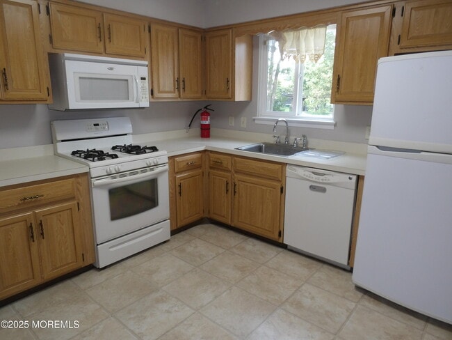 30 Brunswick Dr in Howell, NJ - Building Photo - Building Photo