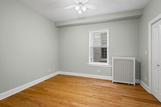 3751 W Irving Park Rd, Unit 1 in Chicago, IL - Foto de edificio - Building Photo