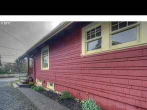 2641 Irving Ave in Astoria, OR - Building Photo - Building Photo