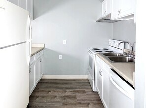 1102 Salem Ave in Dayton, OH - Building Photo - Building Photo