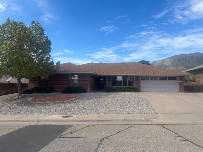 property at 3029 Los Robles