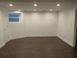 3345 W Cullom Ave, Unit G in Chicago, IL - Building Photo - Building Photo