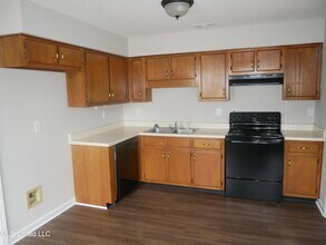 6525 Lynnfield Rd in Horn Lake, MS - Building Photo - Building Photo